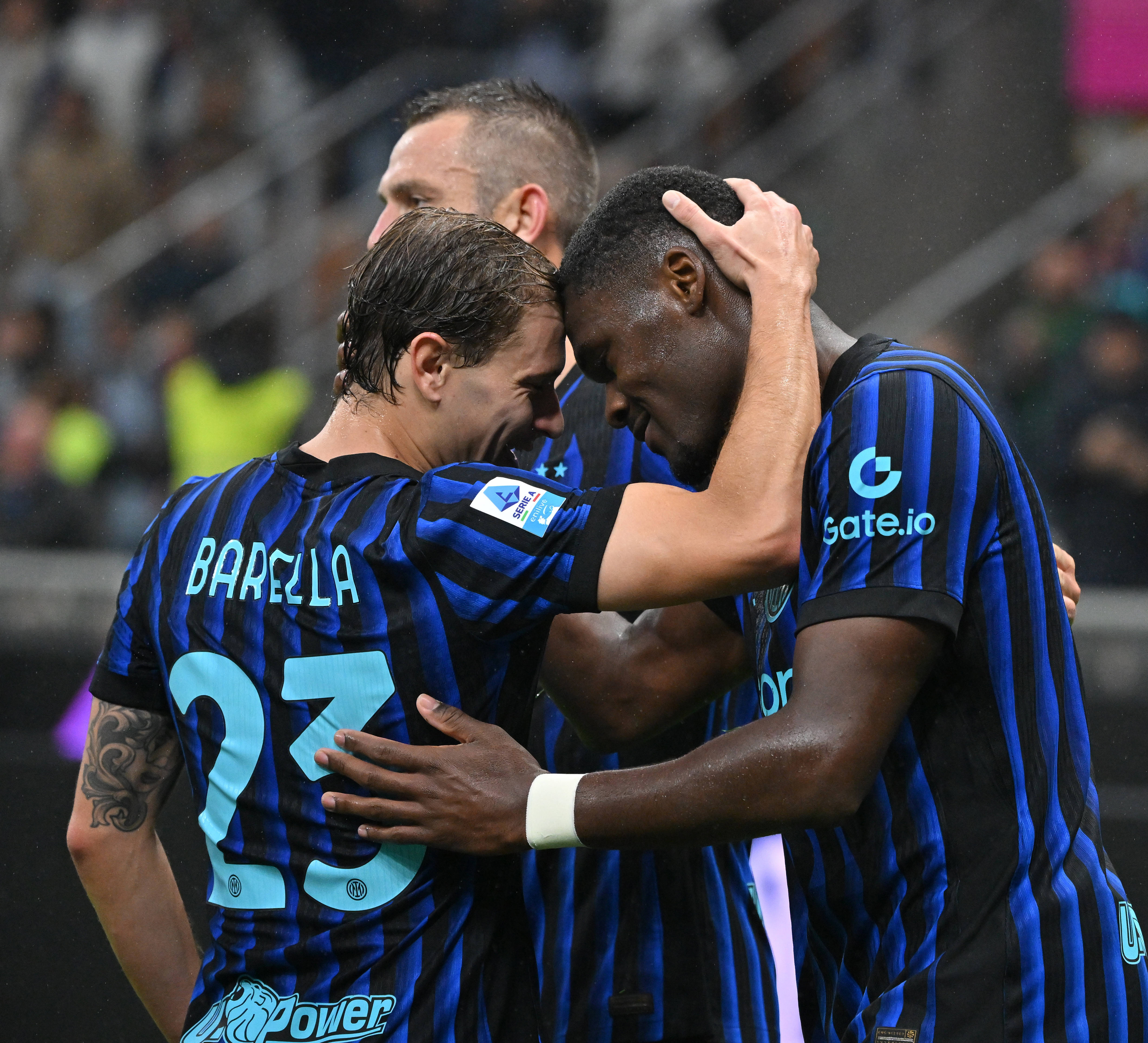 米乐-风云突变金州勇士冲刺阶段外线爆发集结日国际米兰调整名单以备意甲，里昂远射贴柱备战亚冠看傻球迷的简单介绍