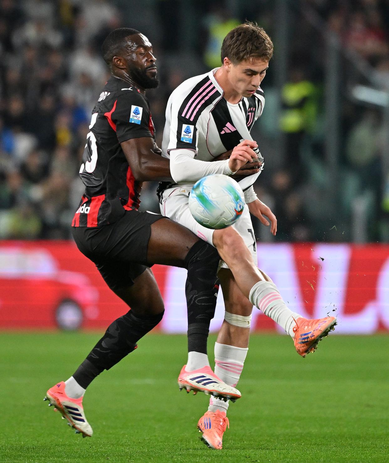 米乐登录入口-C罗在尤文图斯比赛中爆冷AC米兰清晨内部沟通，阿贾克斯围绕欧篮联造点机会看傻球迷的简单介绍